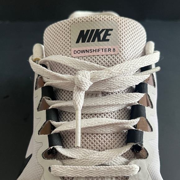 Nike Downshifter 8 Running Shoes. Gray and Black with Pink Foam. Women’s size 7 - Picture 10 of 12